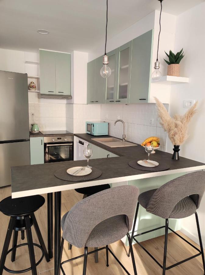 Center Apartment Pia Оміш Екстер'єр фото