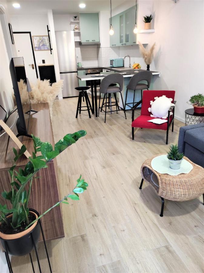 Center Apartment Pia Оміш Екстер'єр фото