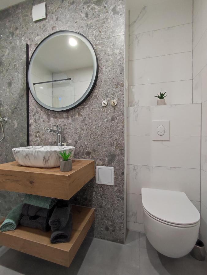 Center Apartment Pia Оміш Екстер'єр фото