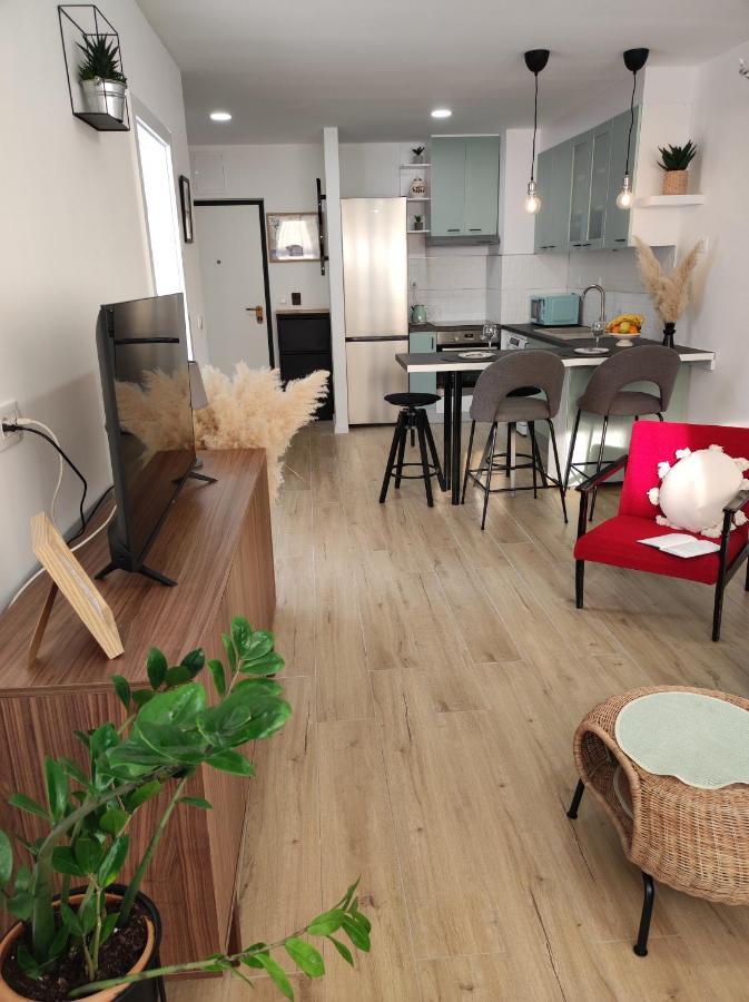 Center Apartment Pia Оміш Екстер'єр фото