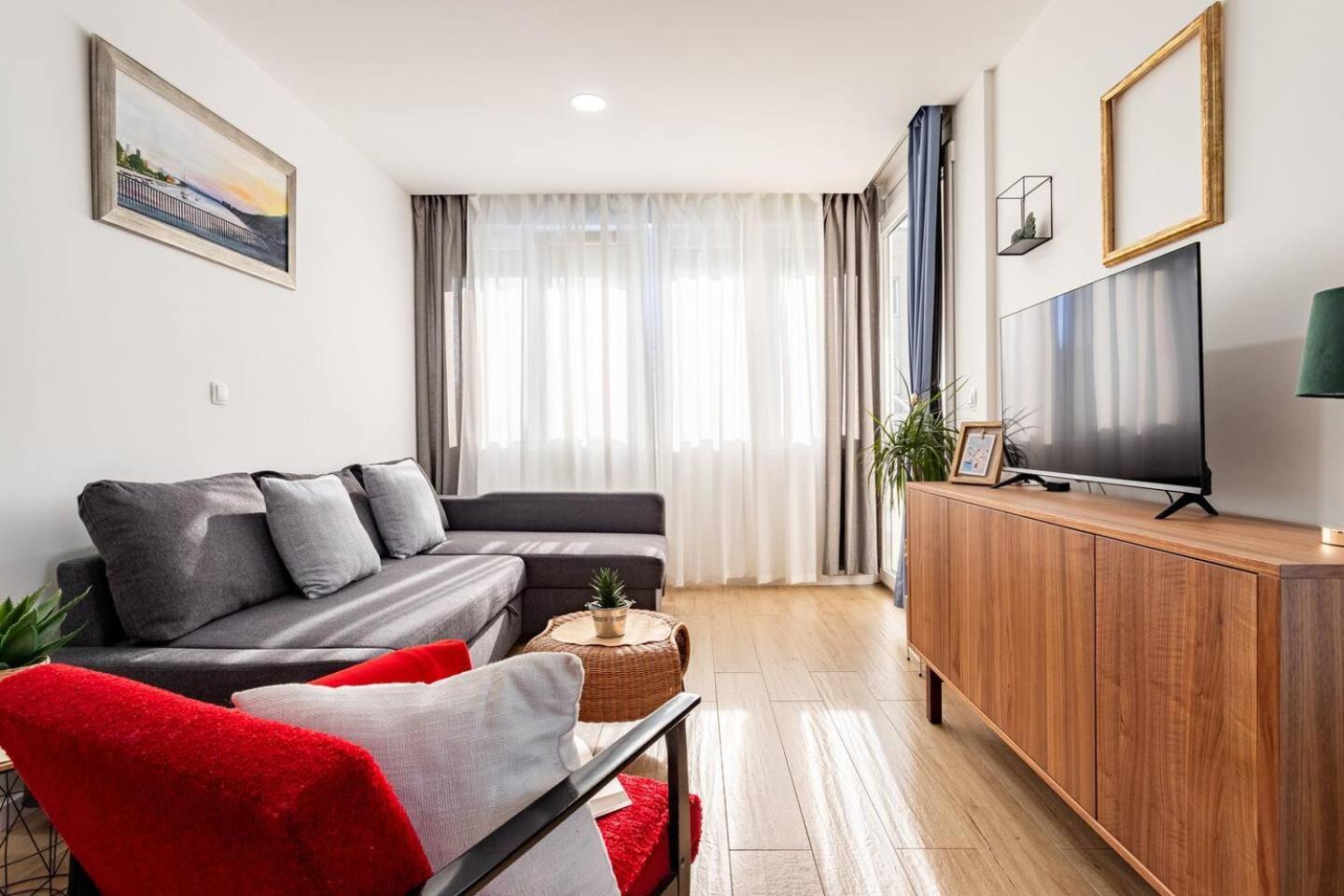 Center Apartment Pia Оміш Екстер'єр фото