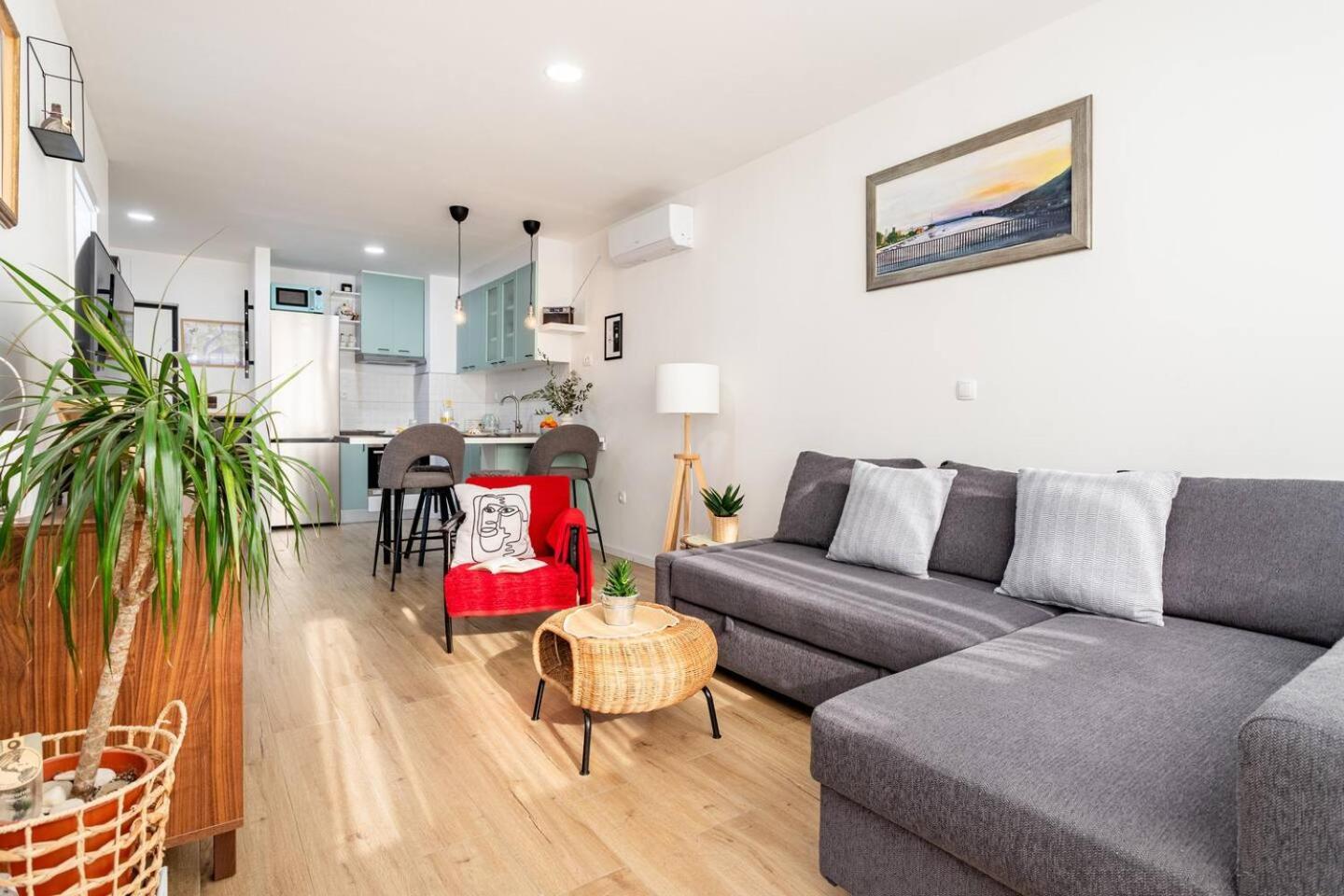 Center Apartment Pia Оміш Екстер'єр фото